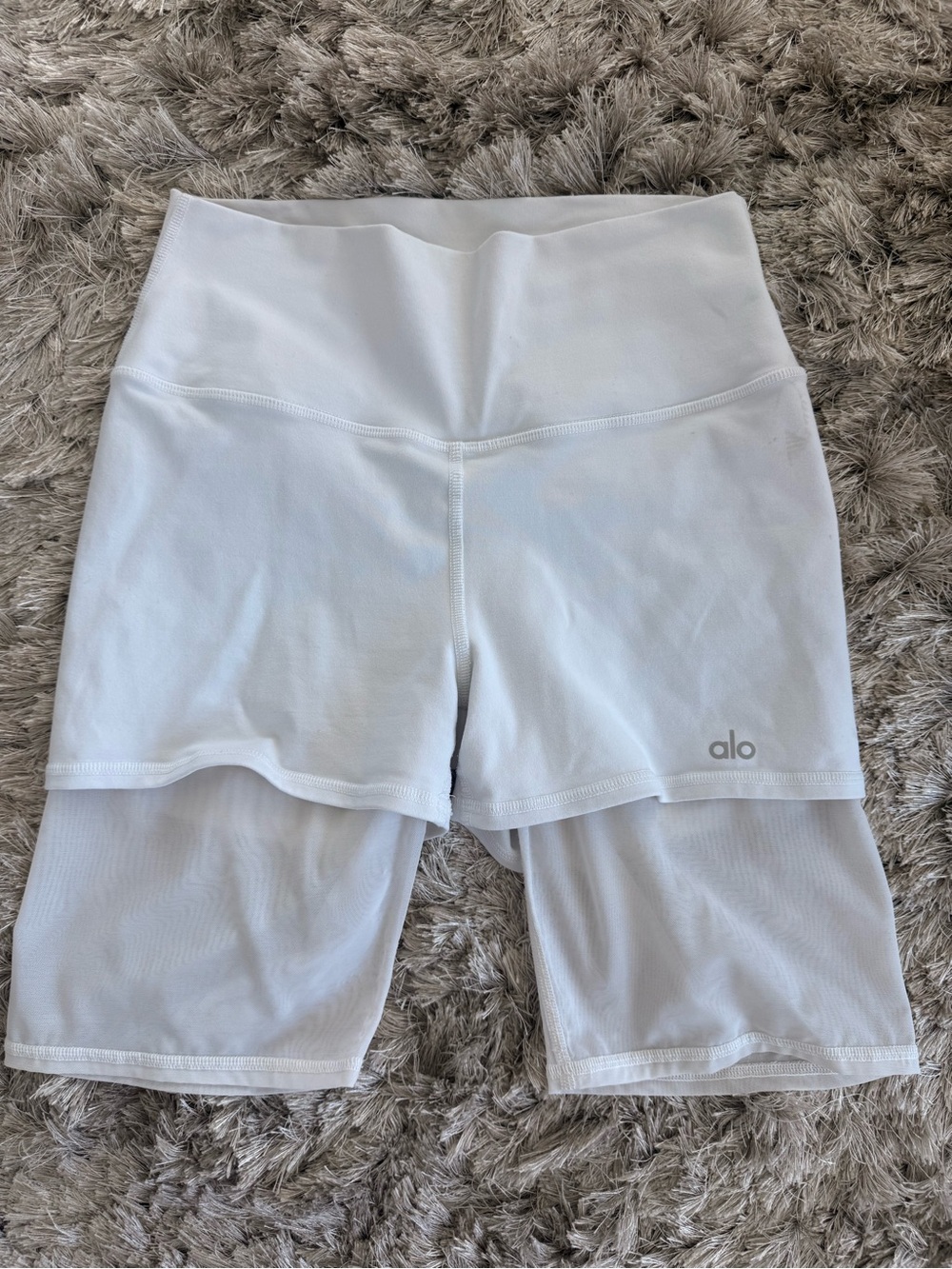 ALO Yoga High-Waist Lavish Mesh Shorts – White – Size Medium 🤍 - Picture 3 of 8